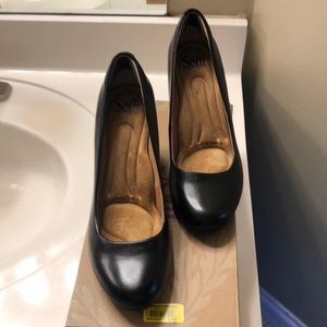 Black Pumps size 8